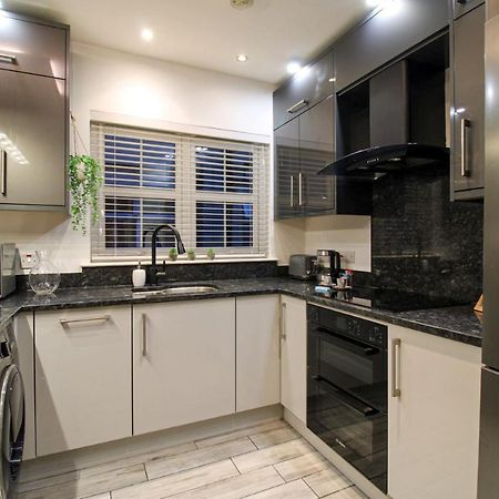 Nice 2 Bed House, Office, Wi-Fi, Free Parking Белфаст Екстериор снимка